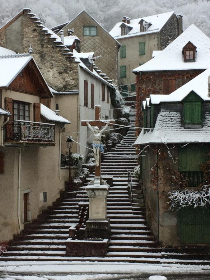 Les Deux Rives Bed & Breakfast Cierp ภายนอก รูปภาพ