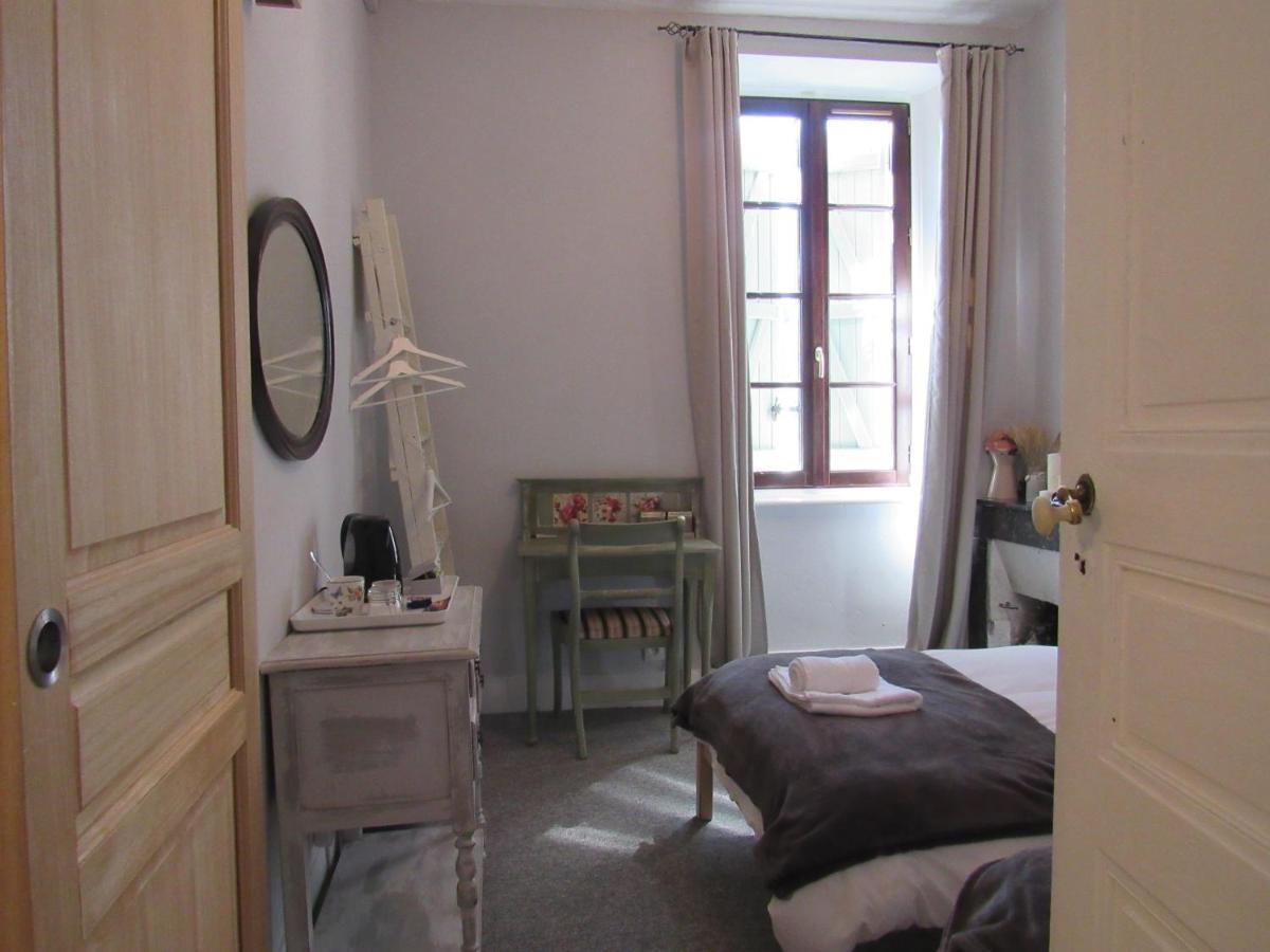 Les Deux Rives Bed & Breakfast Cierp ภายนอก รูปภาพ